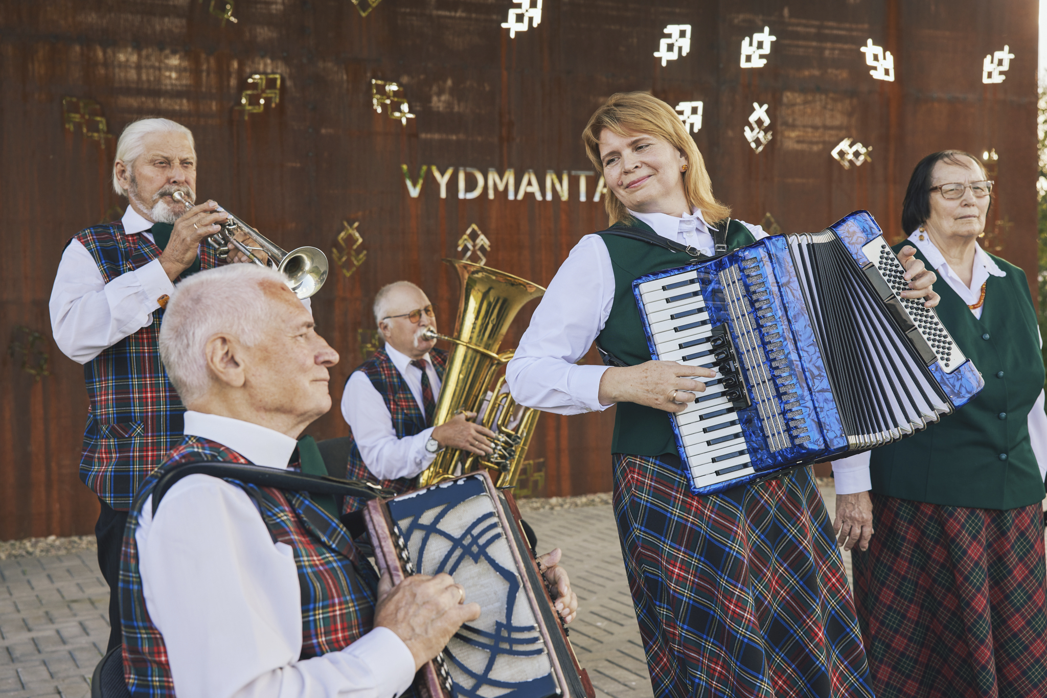 Vydmantų kaimo kapela – vienas iš daugiausiai koncertuojančių meno kolektyvų Vydmantų kaime. Nuo 1990 m. susibūręs kolektyvas su dideliu nuoširdumu ir atsidavimu dainuoja bei muzikuoja kraštiečių susibūrimuose, o nuo šių metų koncertus gali rengti ir naujoje Vydmantų kaimo lauko scenoje.