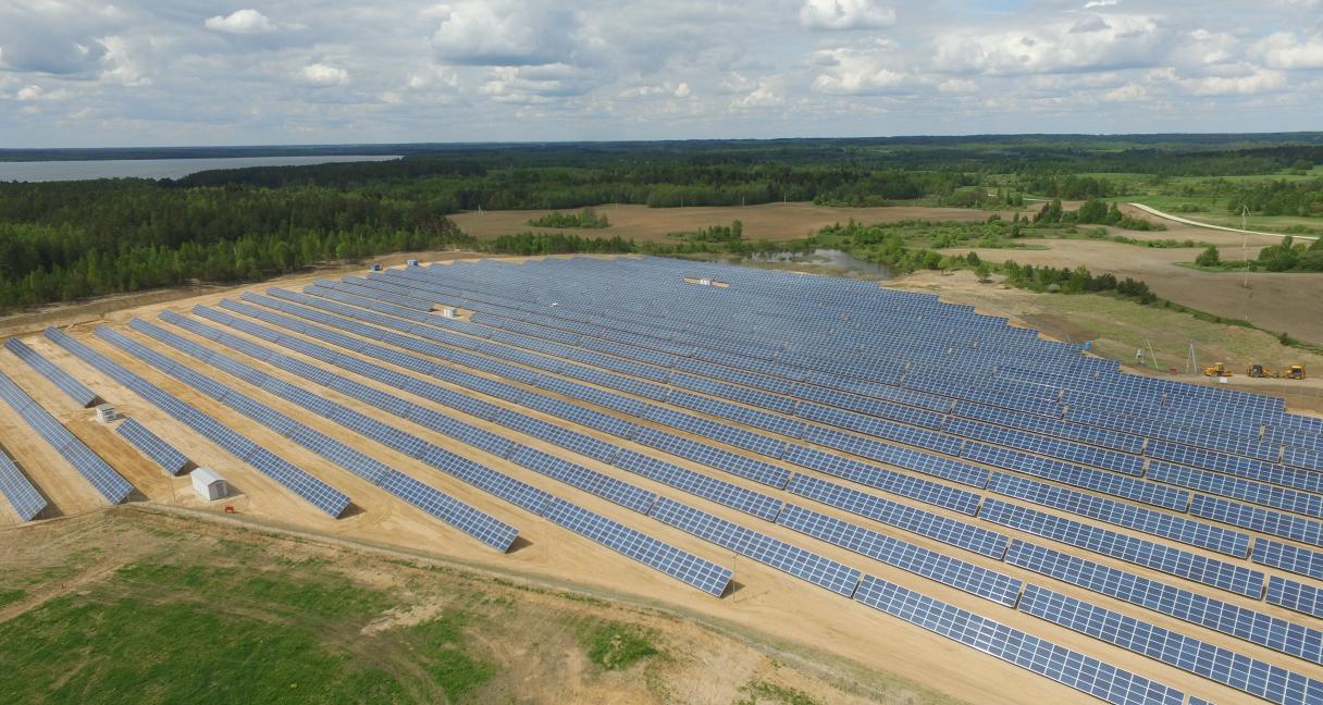 „Ignitis saulės parkų“ platformoje – penktoji saulės elektrinė, kuri iškils Utenoje
