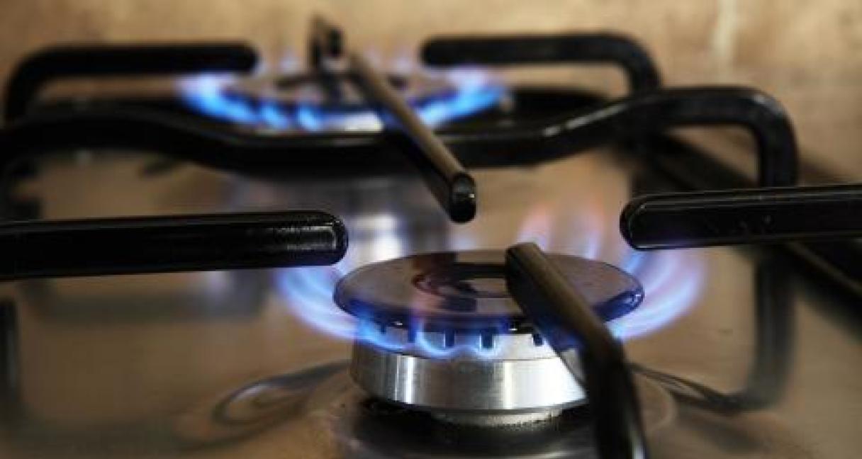 Įsigalioja naujos elektros energijos ir gamtinių dujų kainos 2020 m. antrajam pusmečiui 