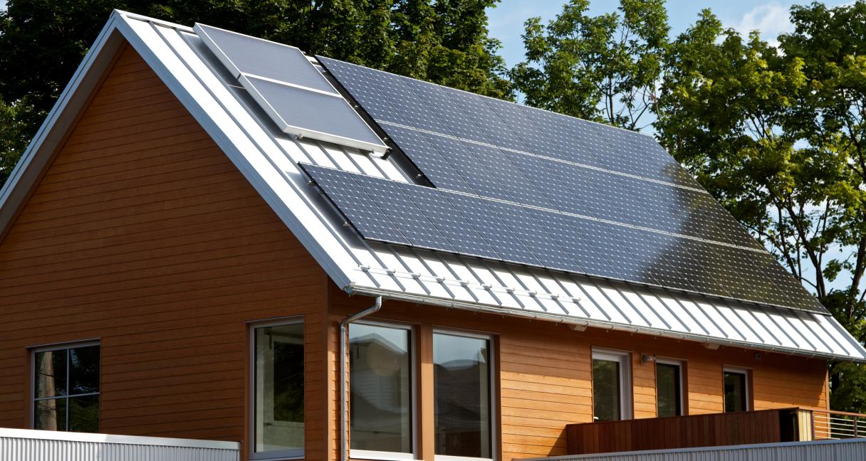 Startavo kvietimas paramai saulės elektrinėms įsigyti ir seniems katilams pasikeisti: viskas, ką turite žinoti