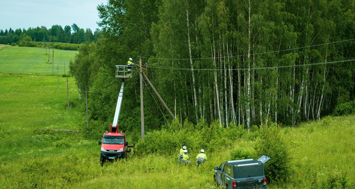 Energetikų Joninės – elektra buvo atstatinėjama dieną ir naktį, pasitelkti sraigtasparniai