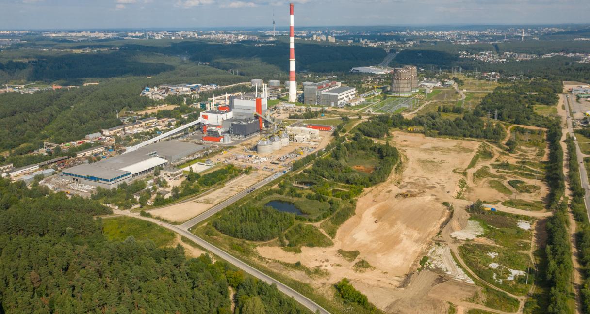 Vilniaus kogeneracinės jėgainės biokuro katilų sistemas įrengs „Valmet“
