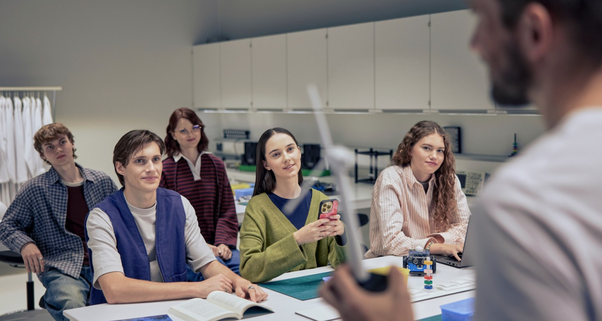 Auga jaunimui skirtų energetikos edukacijų mastas: per mokslo metus surengta apie 370 pamokų
