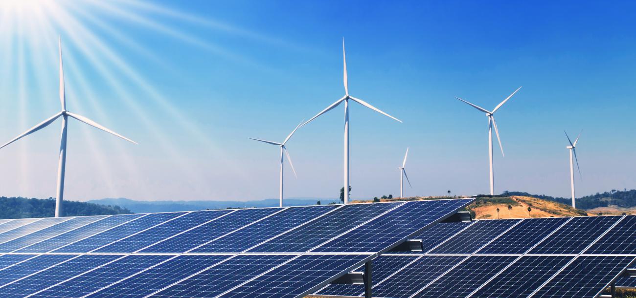Saulės elektrinės verslui: ekologiškai sąmoninga ir ekonomiškai naudinga