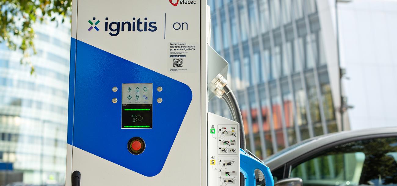 Elektromobilių įkrovimo stotelės pirmą kartą bus išbandomos elektros sistemos balansavimui
