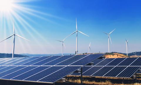 Saulės elektrinės verslui: ekologiškai sąmoninga ir ekonomiškai naudinga